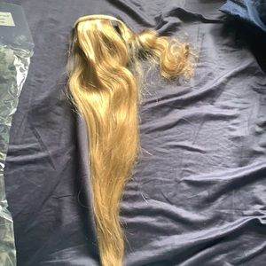 Clip in 22” pony tail human hair! New!